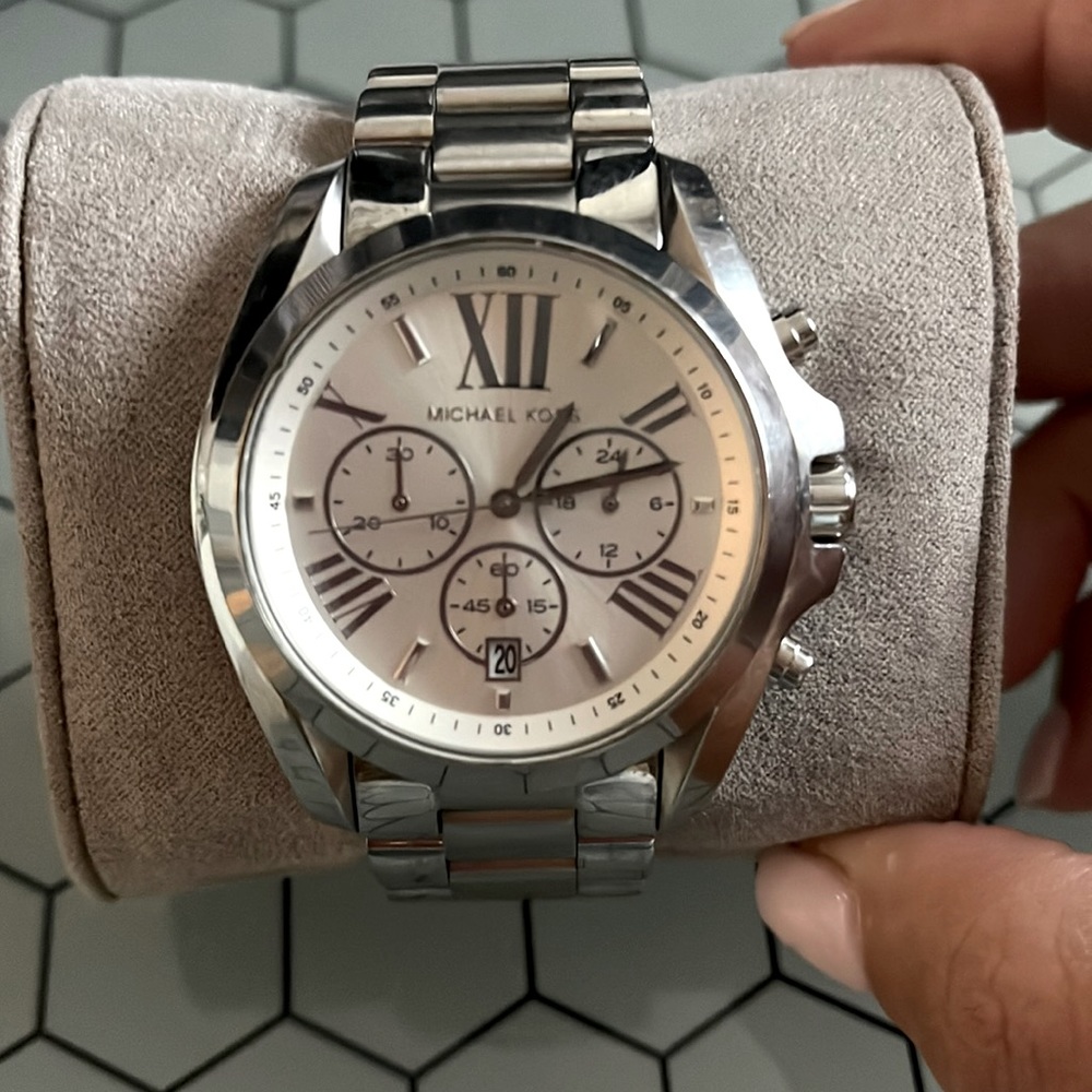 Oversized Silver-Tone Watch with extra links